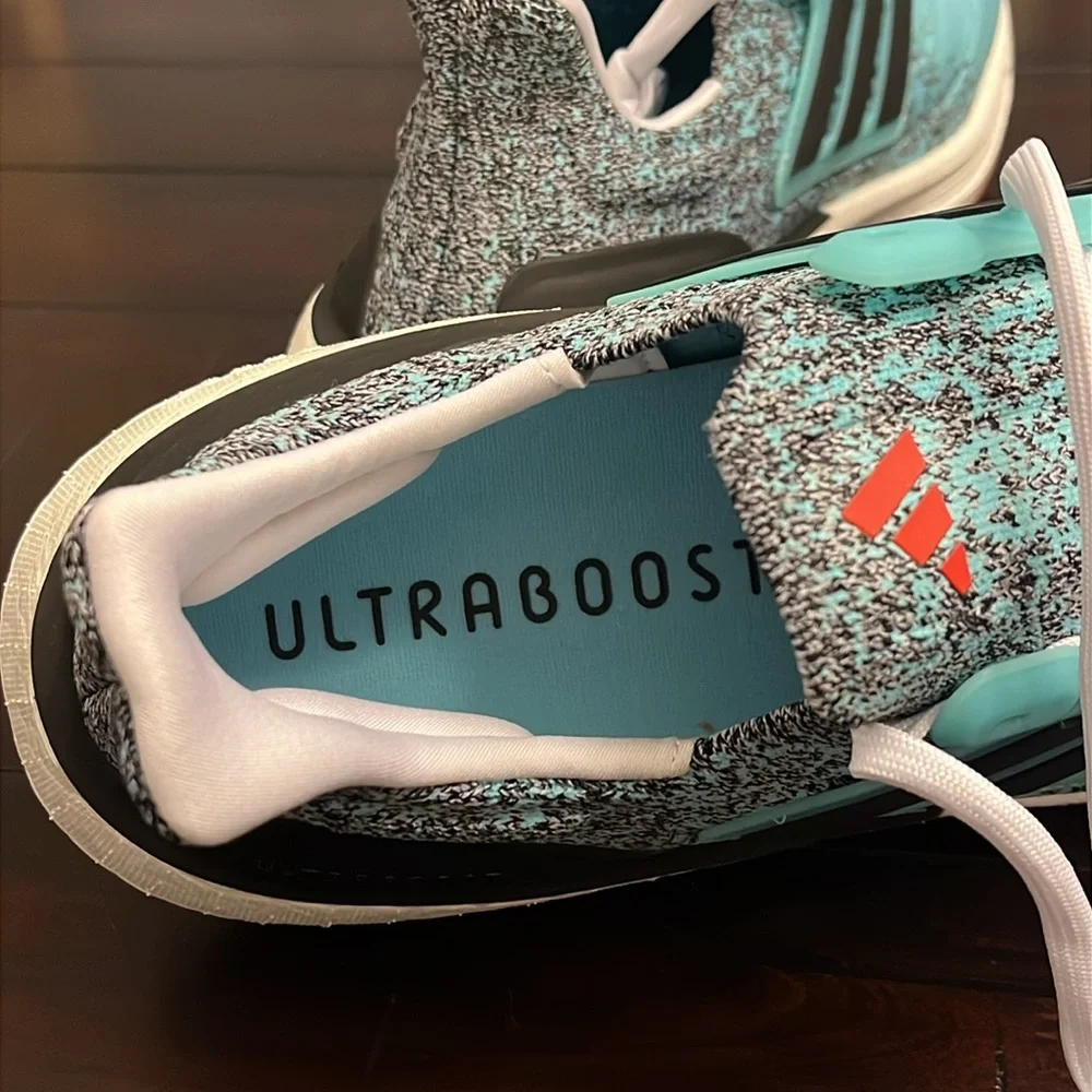 Adidas Ultraboost Light Boost Shoes Sneakers new Aqua IE1694 Mens Size 16